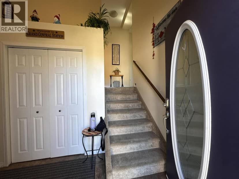 9616 FAIRWAY AVENUE, Taylor, photo 2