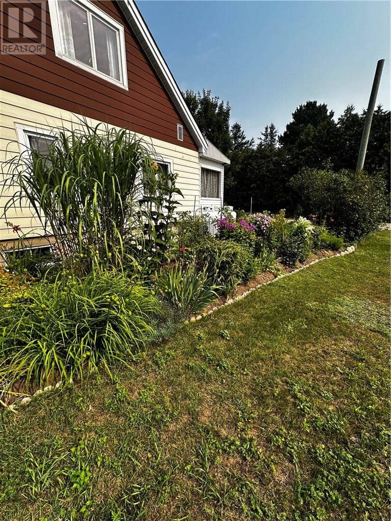 16 Clark, Gogama, photo 4