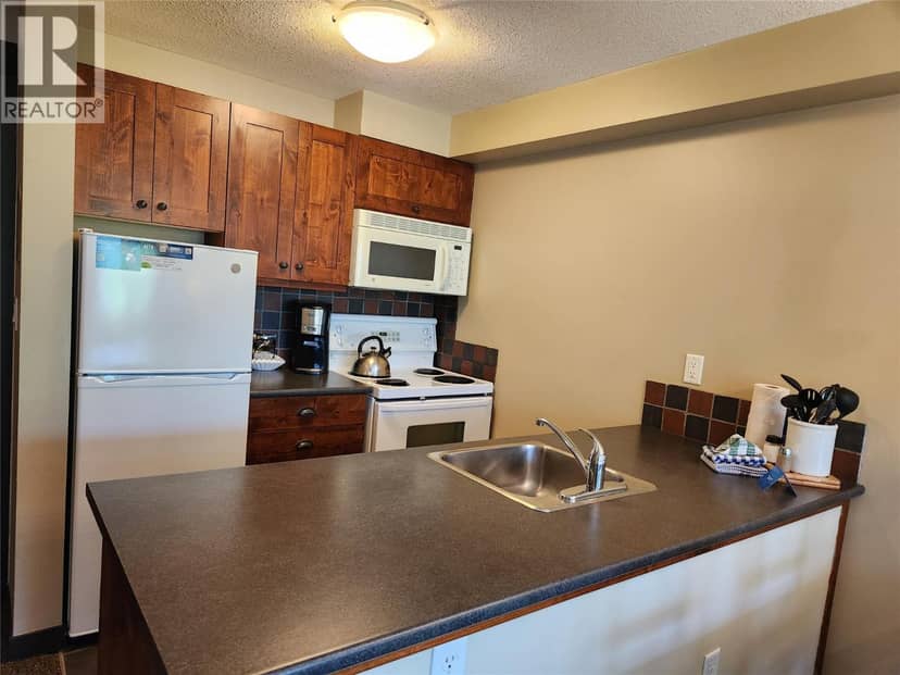 2070 Summit Drive Unit# 305, Panorama