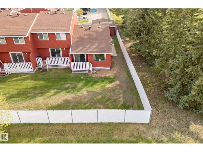 10688 Beaumaris RD NW, Edmonton, photo 4