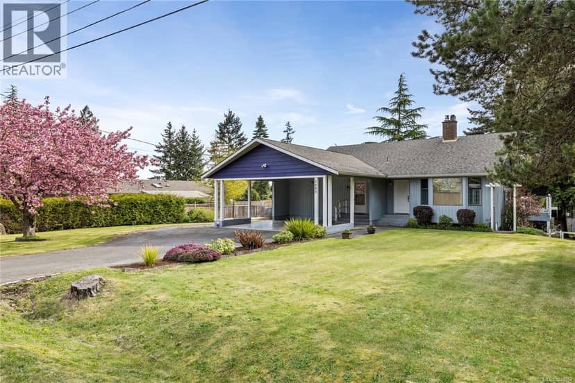 1680 Gerald St, Nanoose Bay