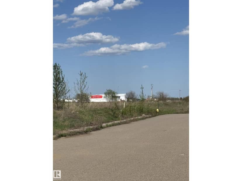 2 5004 59 AV, Elk Point, photo 4