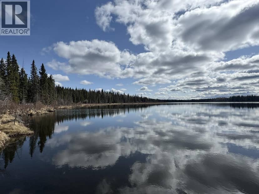 LOT 1 LITTLE HOLDEN LAKE, 100 Mile House, photo 2