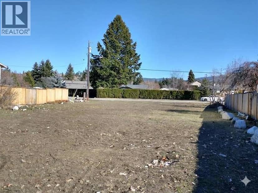 652 Berk Court, Kelowna, photo 2