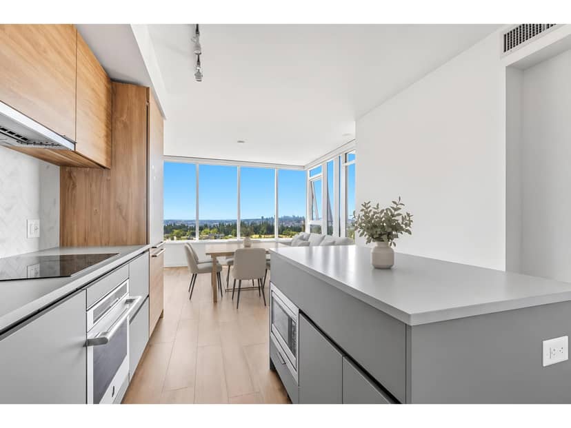 2501 10448 UNIVERSITY DRIVE, Surrey, photo 3