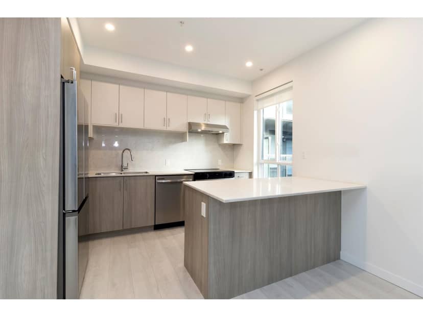 201 13838 108 AVENUE, Surrey, photo 4