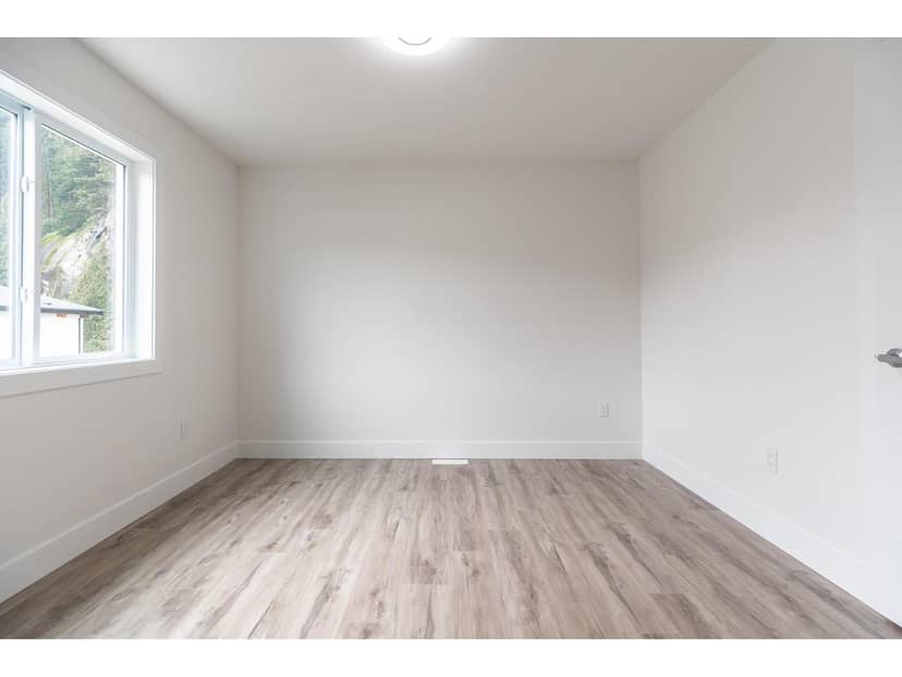 23 750 HOT SPRINGS ROAD, Harrison Hot Springs, Harrison Hot Springs, photo 2