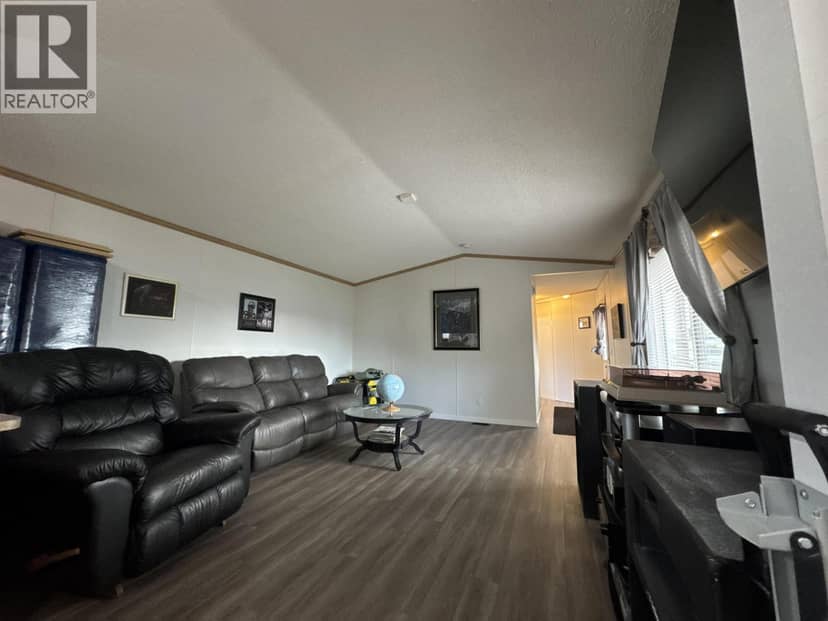 10495 102 STREET, Taylor, photo 2