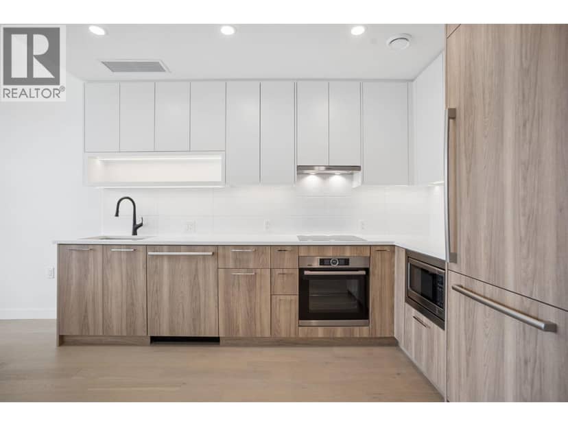202 8398 OAK STREET, Vancouver