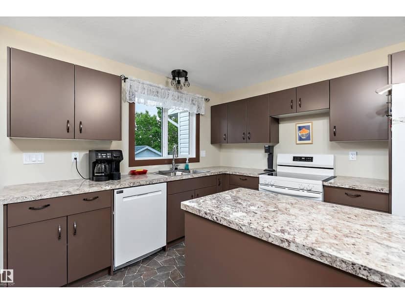 5210 55 AV, Wetaskiwin, photo 7