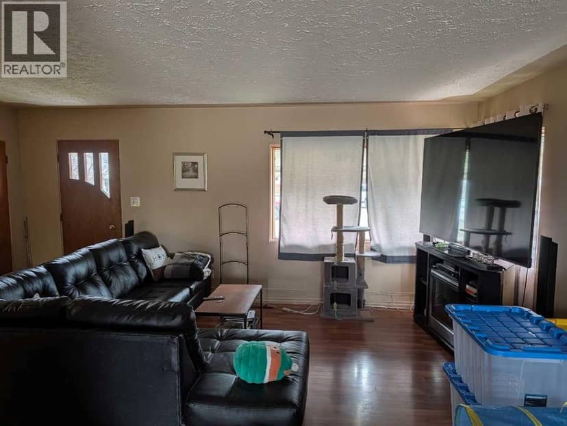 4612 50A Avenue, Rocky Mountain House, photo 2