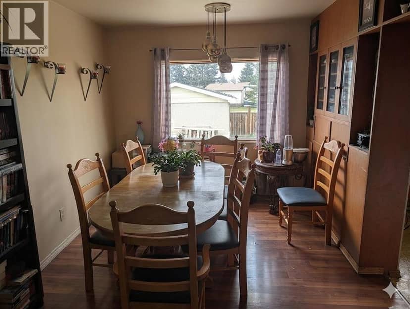 4612 50A Avenue, Rocky Mountain House, photo 3