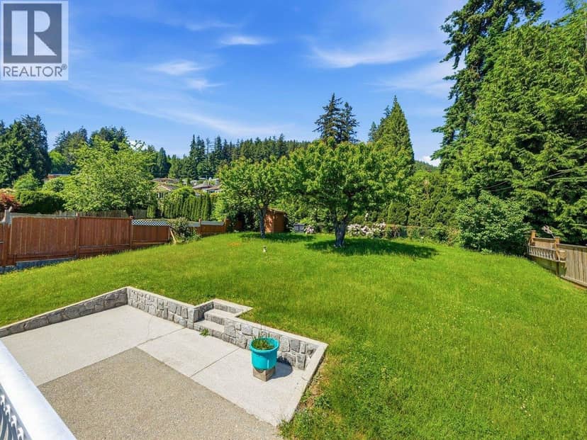 1218 CHAMBERLAIN DRIVE, North Vancouver