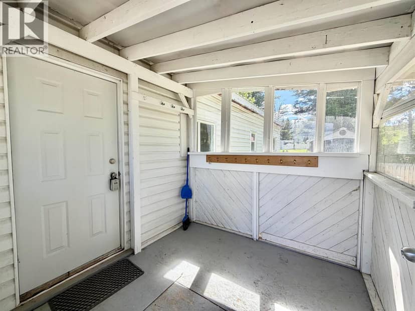 10 5506 PARK DRIVE, 103 Mile House, photo 5