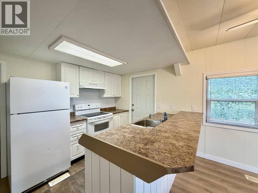 10 5506 PARK DRIVE, 103 Mile House, photo 8