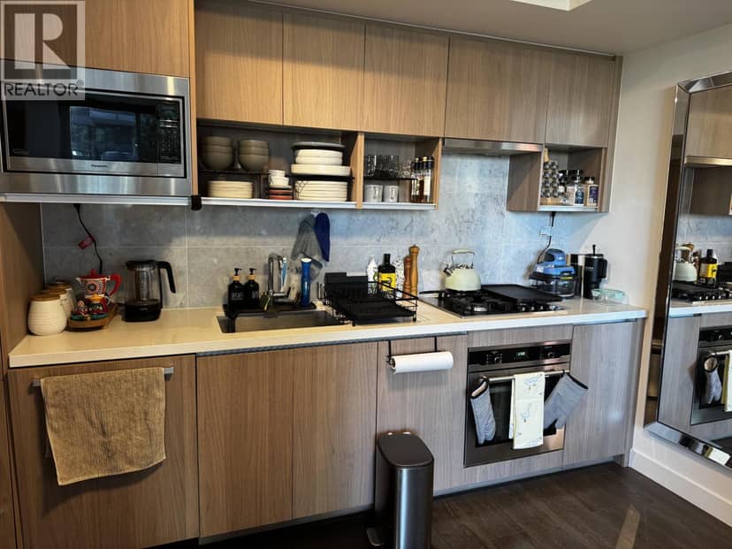 306 68 Smithe Street, Vancouver, photo 2