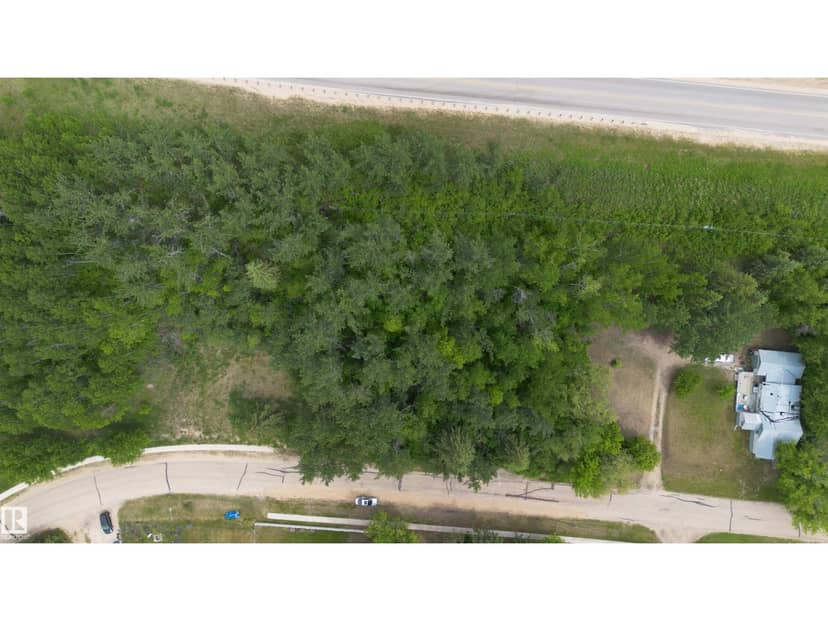 29 Crescent DR, Fort Assiniboine