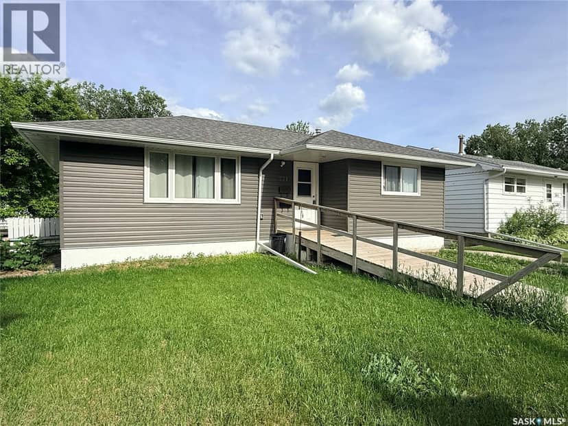 271 14th AVENUE NE, Swift Current