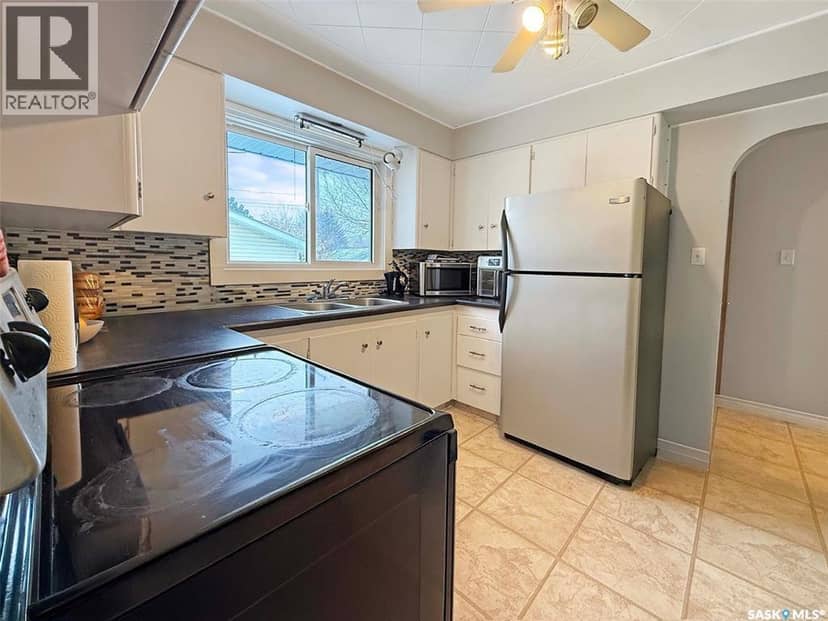 271 14th AVENUE NE, Swift Current, photo 5