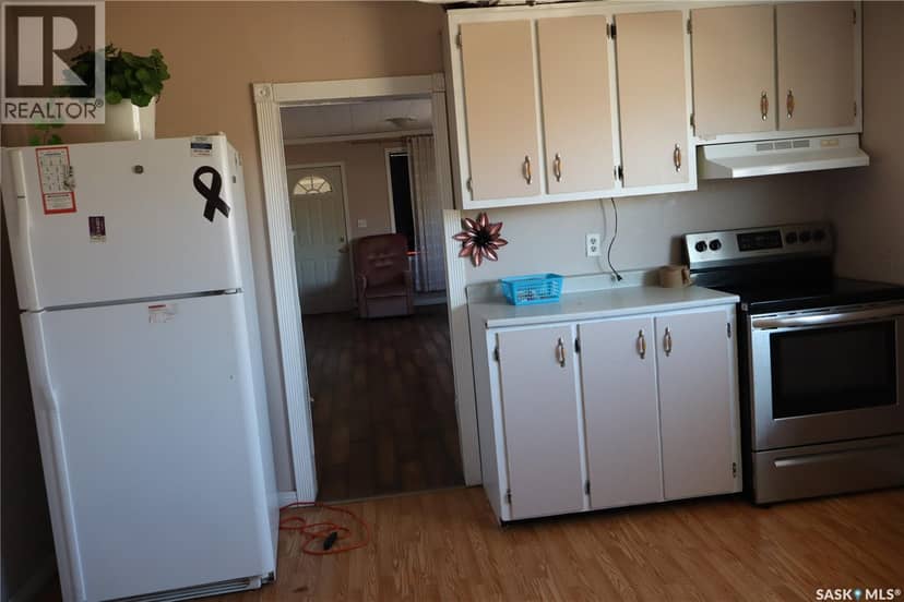 11 4th STREET, Willow Bunch, photo 4