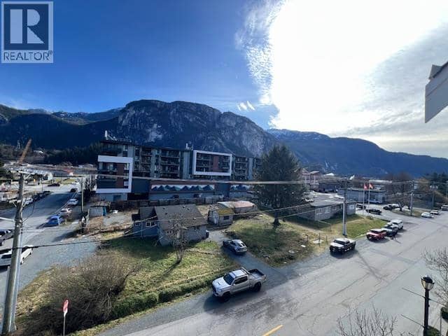 1358 1362 1366 MAIN STREET, Squamish, photo 3
