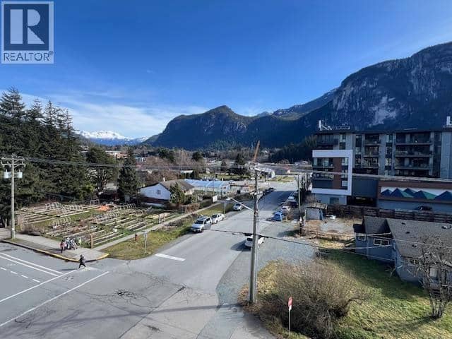 1358 1362 1366 MAIN STREET, Squamish, photo 4