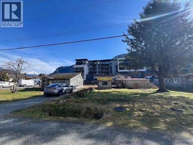 1358 1362 1366 MAIN STREET, Squamish, photo 5
