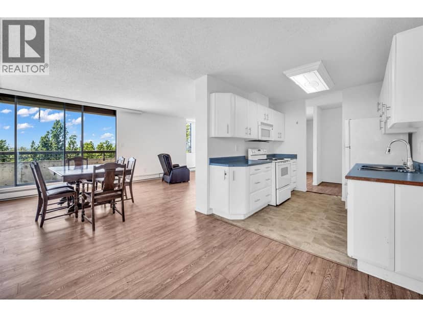 1104 3737 BARTLETT COURT, Burnaby, photo 4