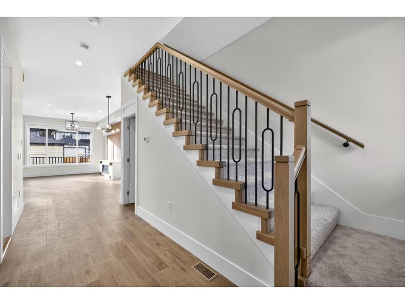 17126 1 AVENUE, Surrey, photo 3