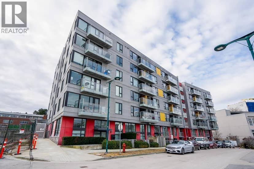 708 384 E 1ST AVENUE, Vancouver, photo 2