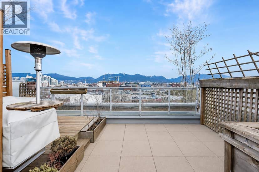 708 384 E 1ST AVENUE, Vancouver