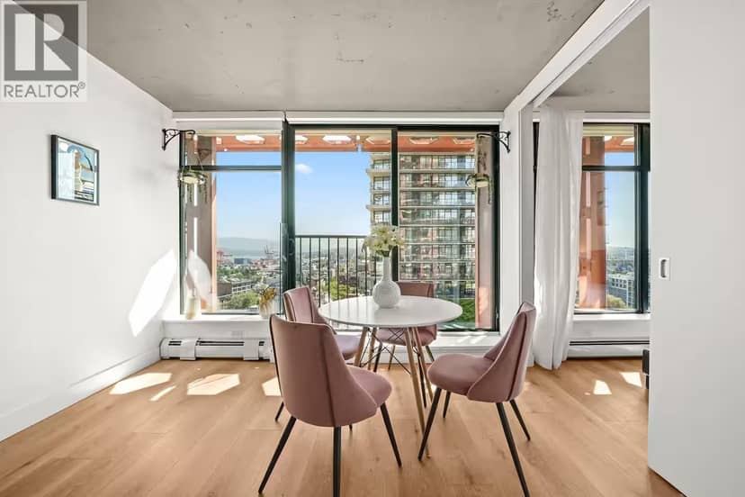 1904 128 W CORDOVA STREET, Vancouver, photo 2