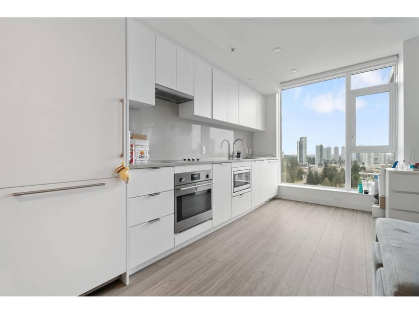 1605 13675 107A AVENUE, Surrey, photo 3