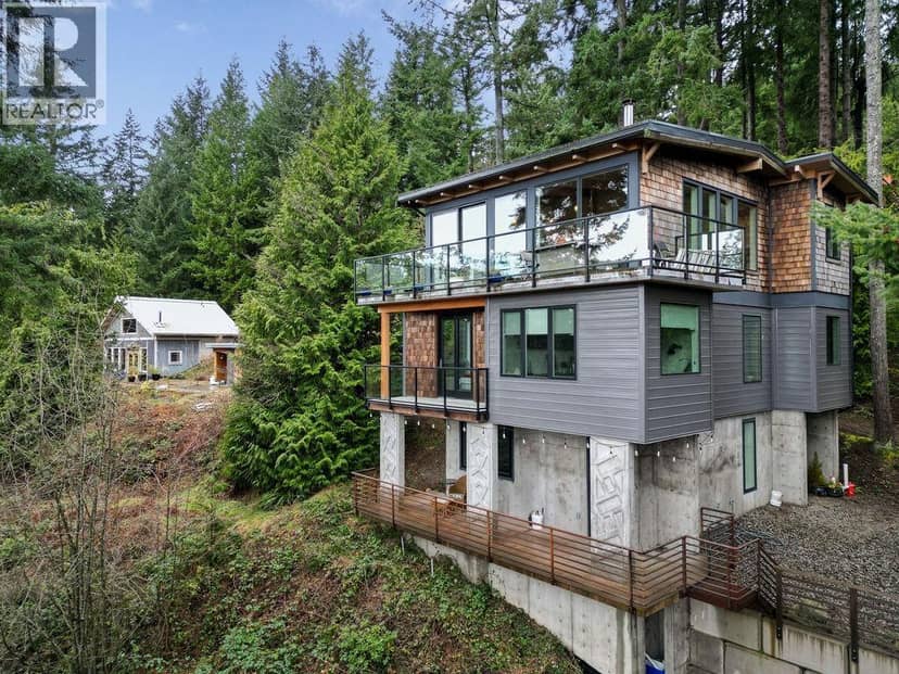 1572 MOUNTAIN ROAD, Gibsons