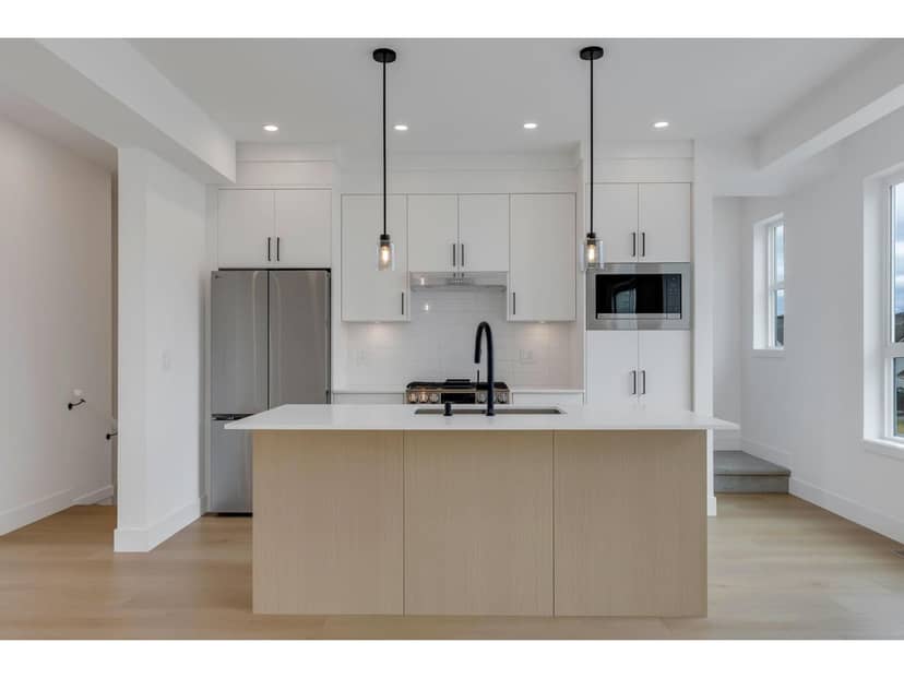 3 30501 Robin Drive, Abbotsford, photo 2