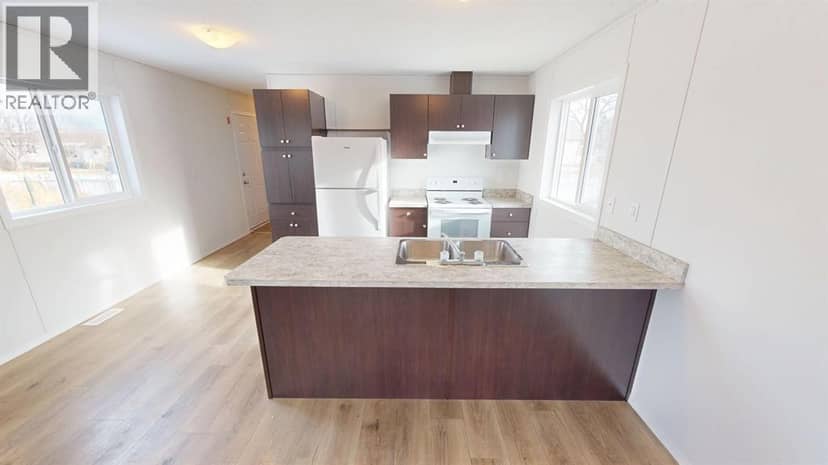 14, 831 2 Avenue, Bassano, photo 3