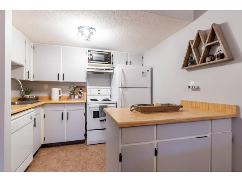 203B 21000 ENZIAN WAY, Mission, photo 8