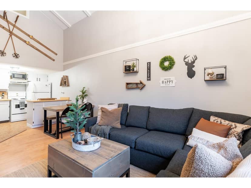 203B 21000 ENZIAN WAY, Mission, photo 5