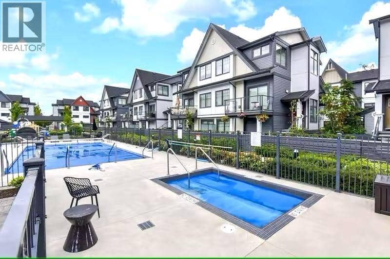 82 19451 SUTTON AVENUE, Pitt Meadows, photo 2