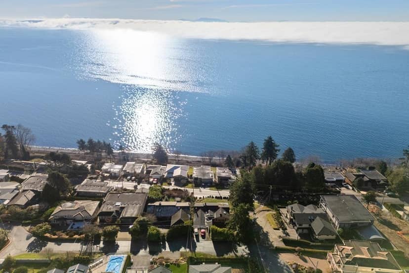 14310 SUNSET DRIVE, White Rock