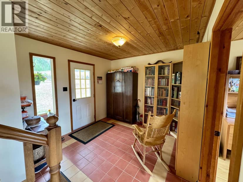 6496 FISHER ROAD, Telkwa, photo 3
