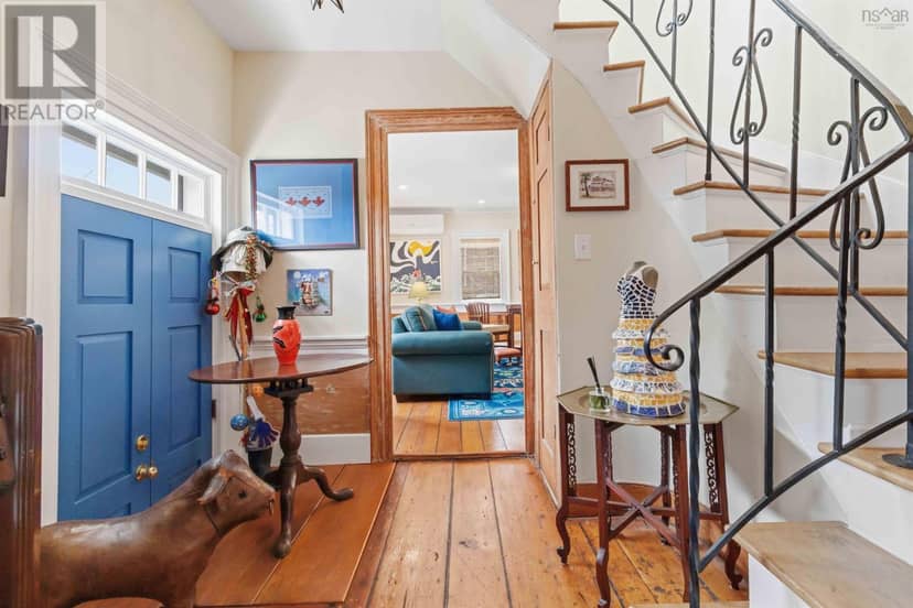 137 Pelham Street, Lunenburg, photo 4