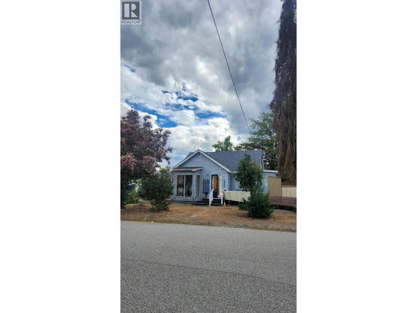 4433 4th Street, Peachland, photo 2