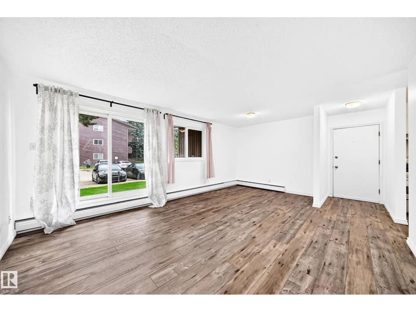 #104 2303 119 ST NW, Edmonton, photo 3