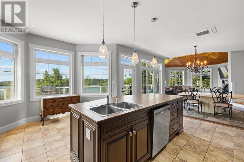 40 Sunset Drive, Souris, photo 8