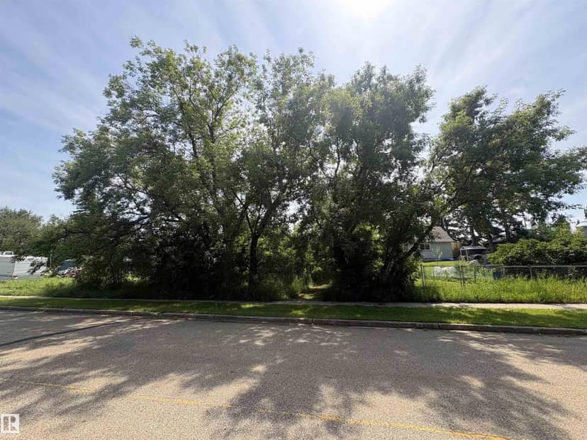 #2 University AV, Fort Assiniboine, photo 2