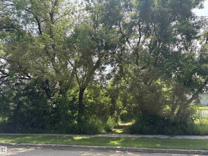#2 University AV, Fort Assiniboine, photo 3
