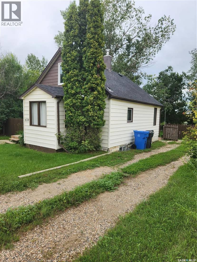 634 2nd STREET, Estevan, photo 3