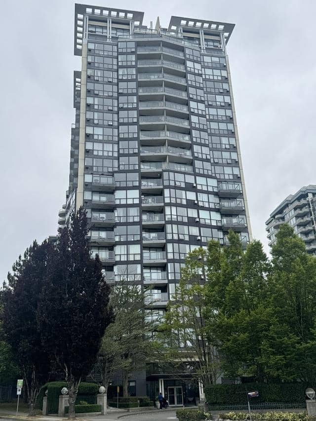 404 10899 UNIVERSITY DRIVE, Surrey