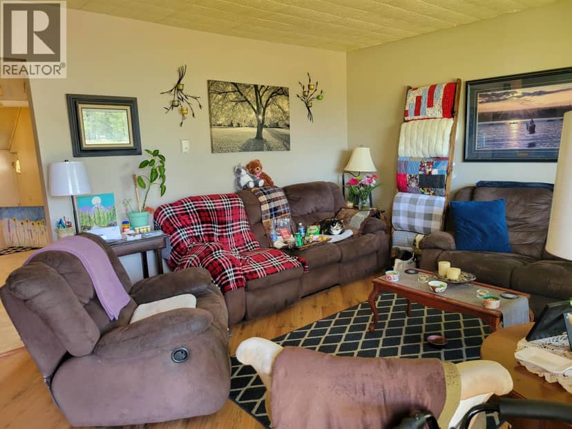 380 CONNAUGHT STREET, Vanderhoof, photo 8